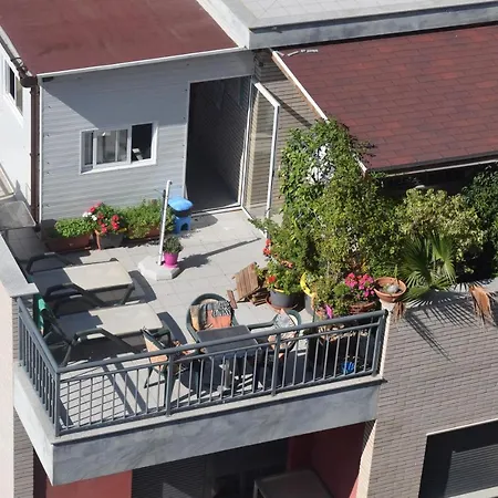 Alloggio in famiglia Habitación En Un ático Con Gran Terraza Al Aire Libre Noche 75 Mas Noches A 65e