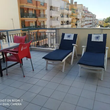 Homestay Familiar En Un Atico Con Gran Terraza Y,cocina ,en La Playa Burriana