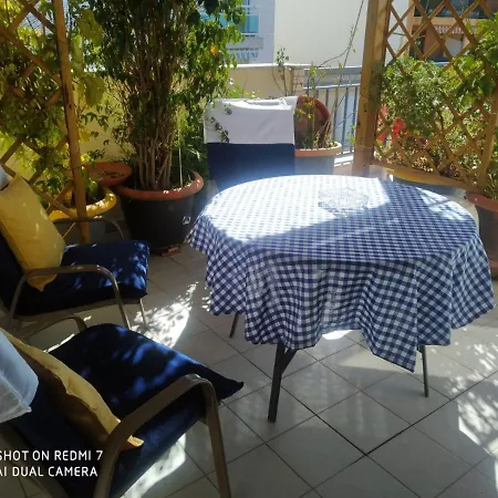 Homestay Familiar En Un Atico Con Gran Terraza Y,cocina ,en La Playa *