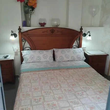 Familiar En Un Atico Con Gran Terraza Y,cocina ,en La Playa Privatunterkunft