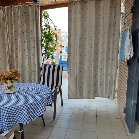 Familiar En Un Atico Con Gran Terraza Y,cocina ,en La Playa Homestay Burriana