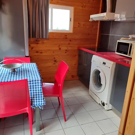 Familiar En Un Atico Con Gran Terraza Y,cocina ,en La Playa *